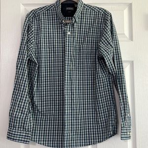 Van Heusen Originals Slim Fit Long Sleeved Button Down Shirt Size Medium 15/15.5